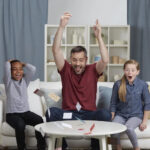 Classic Monopoly RO Hasbro - imagine 4