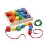 Joc lemn - Margele primare cu sireturi Melissa and Doug
