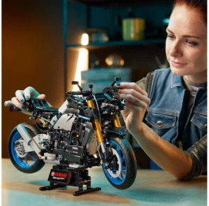 Yamaha MT-10 SP Technic LEGO 42159 - imagine 3