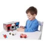 Set garaj cu masinute Melissa and Doug - imagine 2