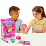 Jucarie interactiva Cuptorul Fermicat roz COOKEEZ MAKERY MOOSE — изображение 2