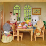 Casuta Courtyard Home Gift Set Sylvanian Families - imagine 8
