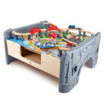 Set de joc Masa si tren cu locomotiva alimentata cu baterii 70 buc. — изображение 2