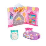 Set de joaca Squishmallows, Squishville Camera de joaca cu 1 mini personaj si accesorii in asort. JAZWARES — изображение 3