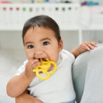 Jucarie dentite mini - Maimuta (galben) Matchstick Monkey - imagine 5