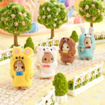 Set 2 figurine in costum epuras, catelus Sylvanian Families - imagine 3
