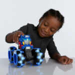 Masina Optimus Prime, roti iluminate Tomy — изображение 5