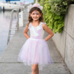 Rochie Unicorn visatoare irizata / roz cu banda pentru cap, Marimea 3-4 Great Pretenders — изображение 3