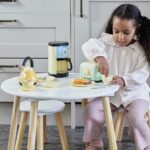 Set de bucatarie Morphy Richards cu cafetiera, ceainic, prajitor de paine, vase de bucatarie, tacamuri si mancare, Casdon — изображение 5