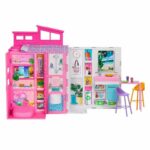 Casa pentru papusi cu 4 Zone si 11 accesorii de decor Barbie MATTEL