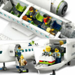 Passenger Airplane City LEGO 60367 - imagine 5