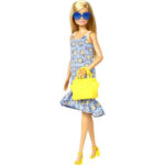 Set de joc Papusa Barbie cu 4 seturi de haine MATTEL — изображение 5