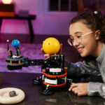 Planeta Pamant si Luna pe orbita Technic LEGO 42179 — изображение 6