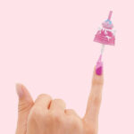 Set de joaca cu papusa seria O.M.G Sweet Nails – Kitty K Cafe L.O.L. Surprise MGA - imagine 5