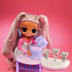 Set de joaca cu papusa seria O.M.G Sweet Nails – Kitty K Cafe L.O.L. Surprise MGA - imagine 6