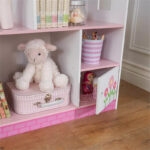 Casa de papusi Cottage Bookcase Kidkraft - imagine 4
