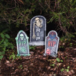 Decorare pentru Halloween Tombstone Skull 56 x 33 cm BOLAND — изображение 2