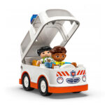 Ambulanta si sofer DUPLO LEGO 10447 - imagine 3