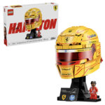 Casca lui Lewis Hamilton Scuderia Ferrari HP Editions LEGO 43022